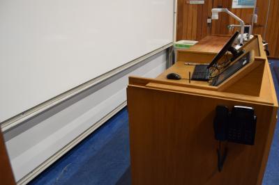 Photograph of Lecture Theatre at the University of Southampton (thumbnail).