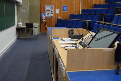 Photograph of Lecture Theatre A at the University of Southampton (thumbnail).