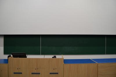 Photograph of Lecture Theatre A at the University of Southampton (thumbnail).