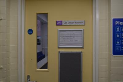 Photograph of Lecture Theatre H at the University of Southampton (thumbnail).