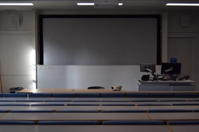 Photograph of Lecture Theatre J at the University of Southampton (thumbnail).