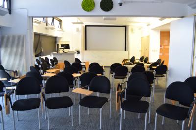 Photograph of WSA 63G South / T3005 (Sem Rm 8) at the University of Southampton (thumbnail).