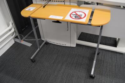 Photograph of Lecture Theatre C at the University of Southampton (thumbnail).