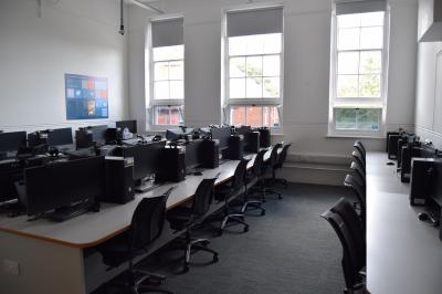 Photograph of 65/2131 at the University of Southampton (thumbnail).