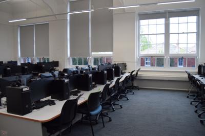 Photograph of 65/2141 at the University of Southampton (thumbnail).