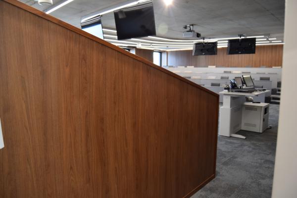 Photograph of 100 / 4011 at the University of Southampton (thumbnail).