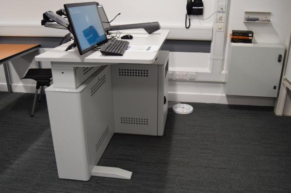 Photograph of 13 / 3019 at the University of Southampton (thumbnail).