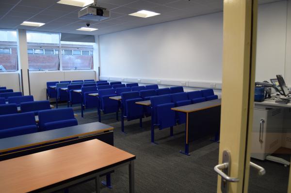 Photograph of 13 / 3021 at the University of Southampton (thumbnail).