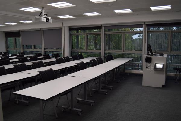 Photograph of Boldrewood 177 / 2011 (L/R 1) at the University of Southampton (thumbnail).