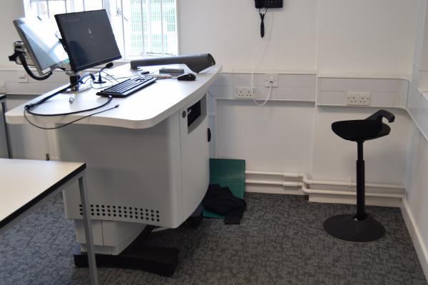 Photograph of 23 / 1051 at the University of Southampton (thumbnail).