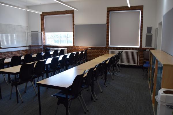 Photograph of 34 / 4005 at the University of Southampton (thumbnail).