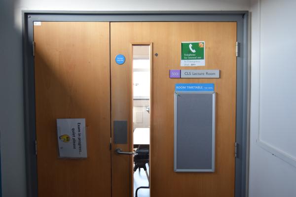 Photograph of 34 / 5001 at the University of Southampton (thumbnail).