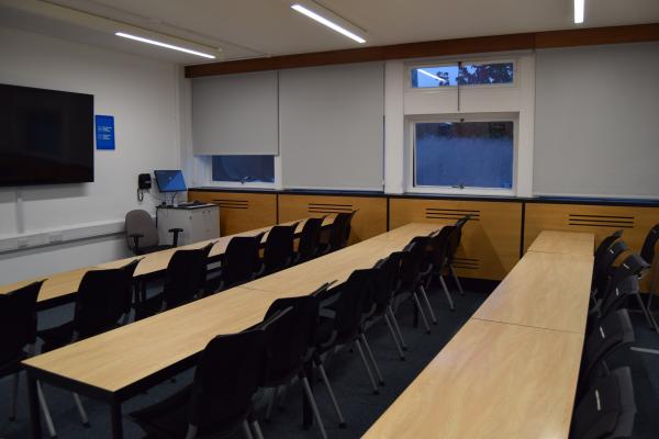 Photograph of 04 / 1033 at the University of Southampton (thumbnail).