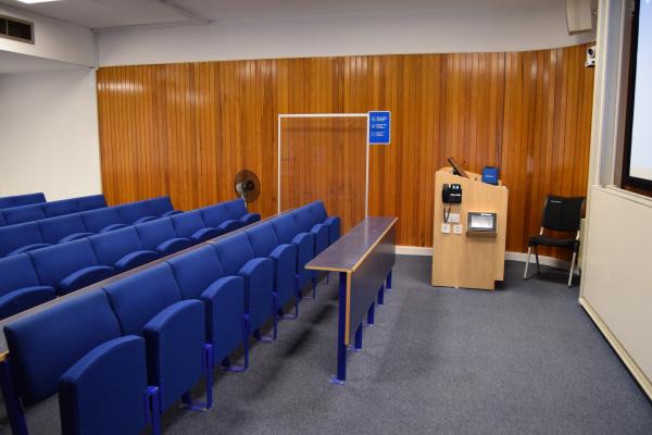 Photograph of 06 / 1083 (L/R C) at the University of Southampton (thumbnail).