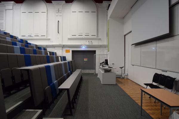 Photograph of Avenue 65 / 1133 (L/T A) at the University of Southampton (thumbnail).