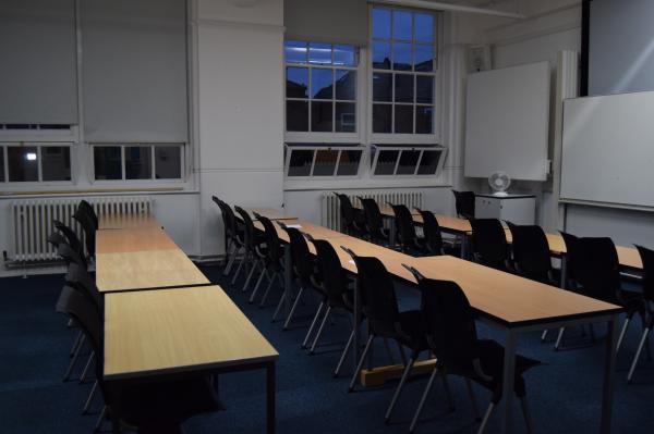 Photograph of Avenue 65 / 1177 at the University of Southampton (thumbnail).