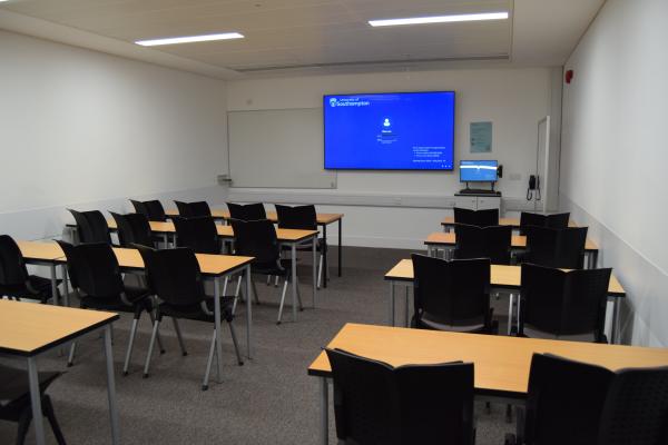 Photograph of 85 / 2213 at the University of Southampton (thumbnail).