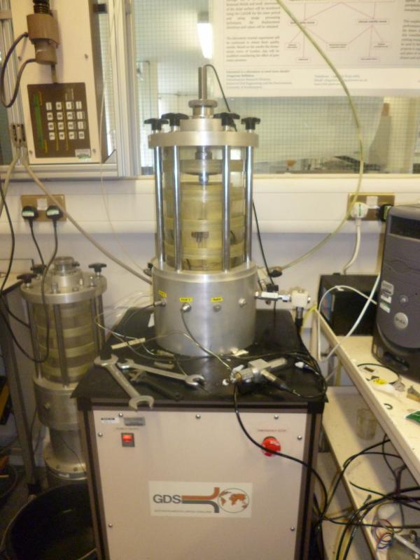 Photograph of Triaxial Testing System at the University of Southampton (thumbnail).