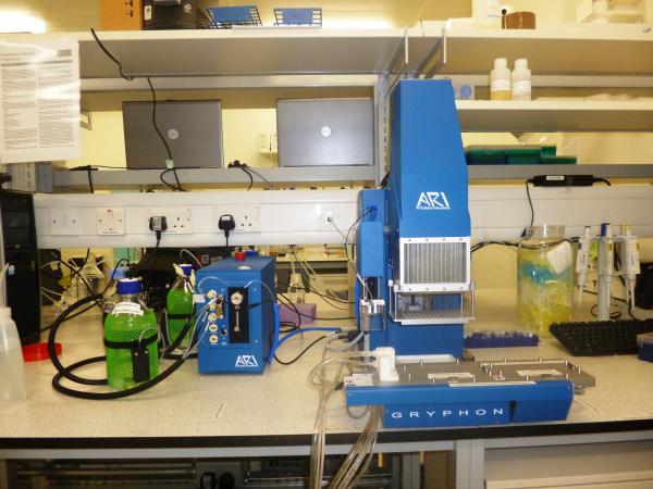 Photograph of Gryphon Nanodrop Liquid Handler at the University of Southampton (thumbnail).
